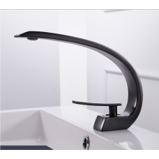 Змішувач дизайнерський для раковини, одноважільний вигнутий кран горизонтальний монтаж WanFan Чорний