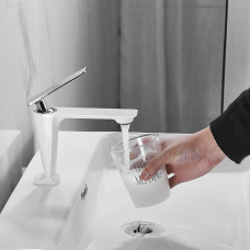 Змішувач дизайнерський для умивальника одноважільний кран горизонтальний монтаж WanFan Білий-хром