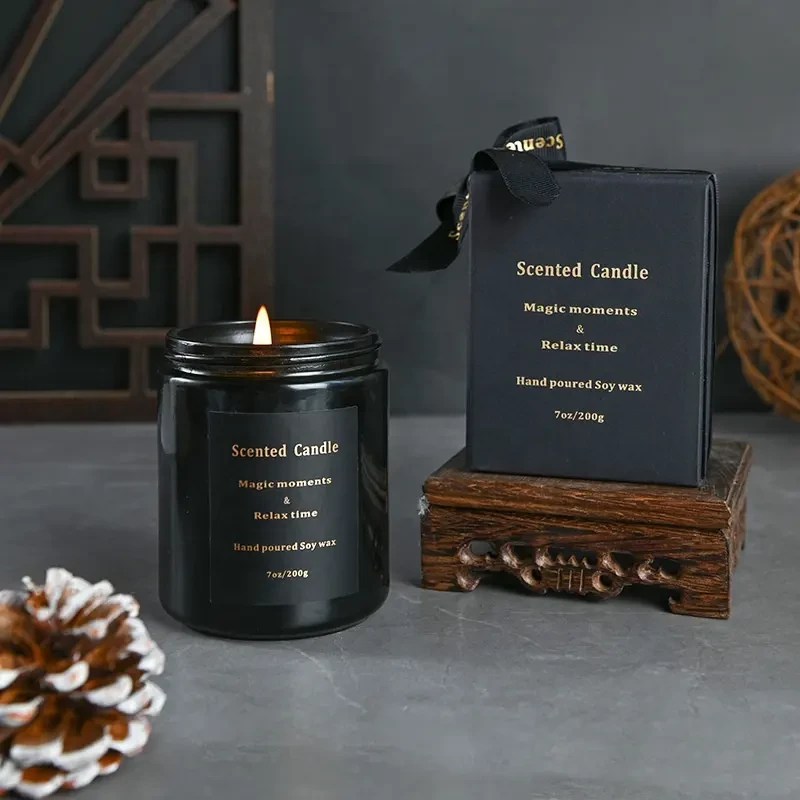 Свічка ароматична в скляній банці з кришкою, аромат - можевельнику і лаванди, в чорній подарунковій упаковці