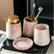 Набір аксесуарів з кераміки для ванної кімнати в кольорі рожевий мармур