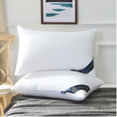 Подушка гіпоалергенна Hilton 74×48 см біла. Готельна якість для дому та готелів, 900 г, 100% поліестер
