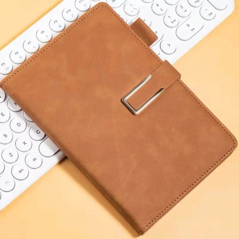 Щоденник, планер блокнот з ручкою, 100 аркушів, формат А5, записник, планер в м“якій обкладинці, коричневий